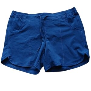Lands' End Sport Women's Size 10 Athletic Shorts in Vibrant Blue